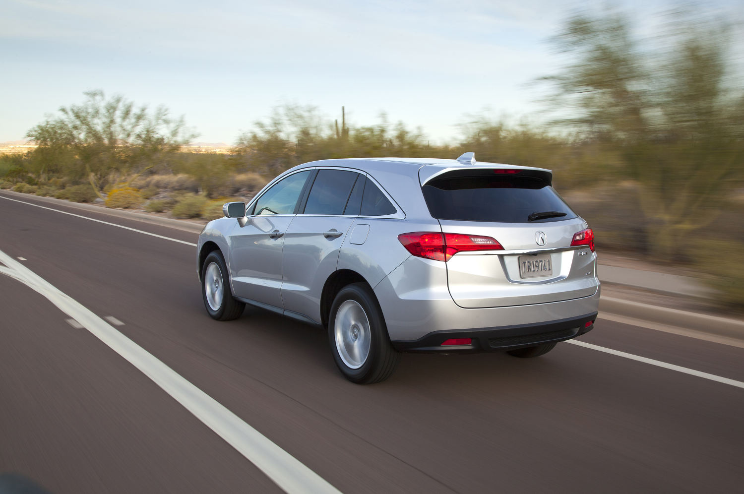 Comparison Acura RDX Technology package 2015 vs Honda CRV 2015
